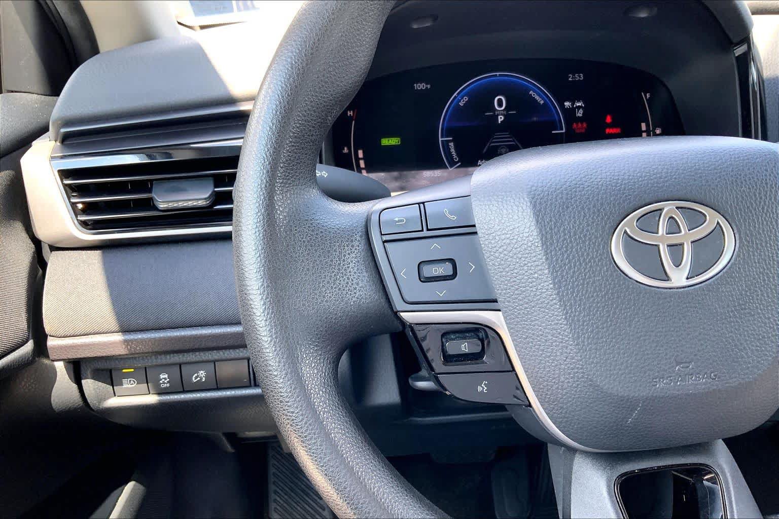 Used 2025 Toyota Camry LE FWD image 23