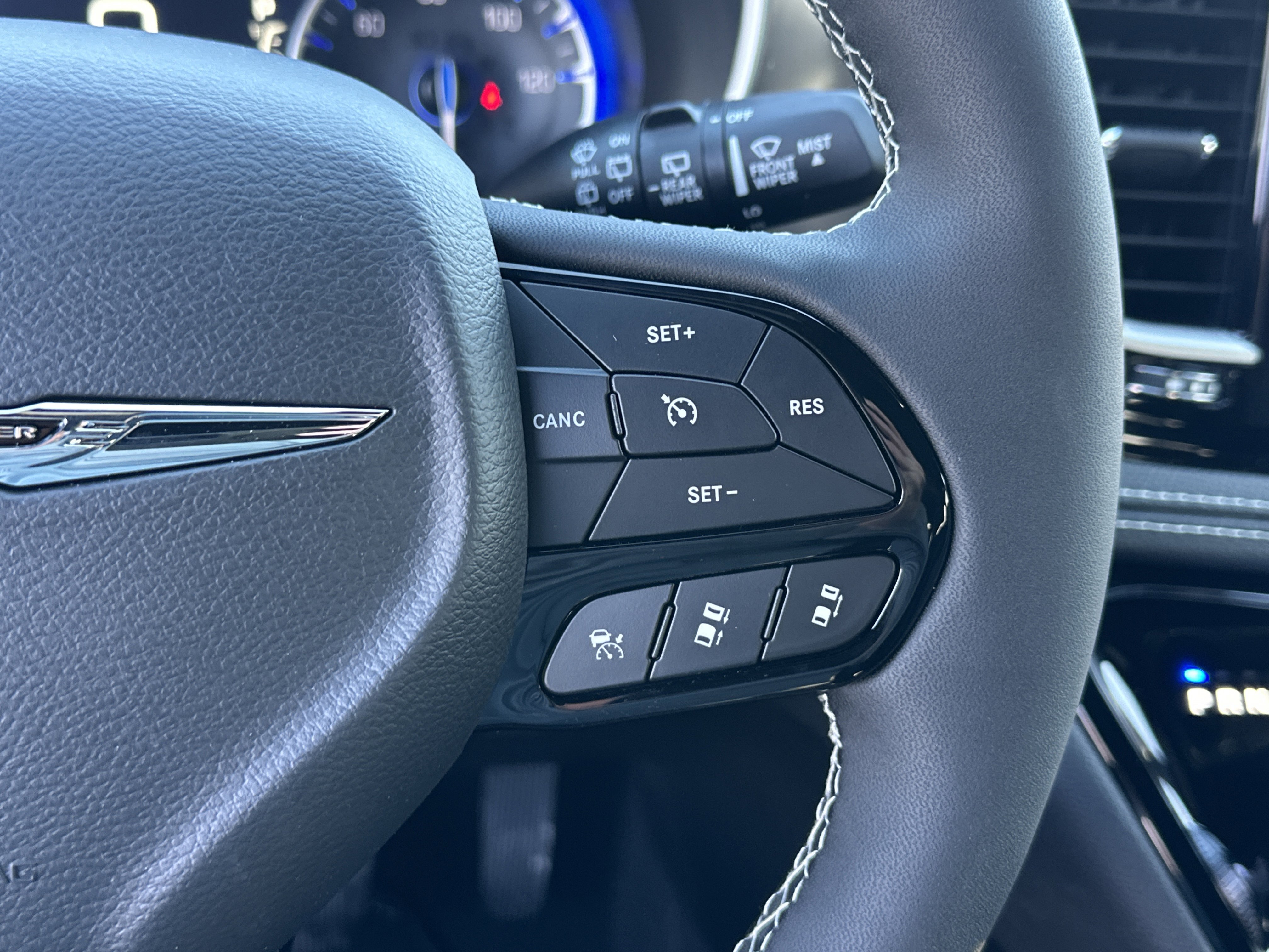 New 2026 Chrysler Pacifica Select w/ S Appearance Package FWD image 9