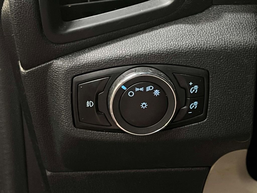 Used 2019 Ford EcoSport Titanium FWD image 25