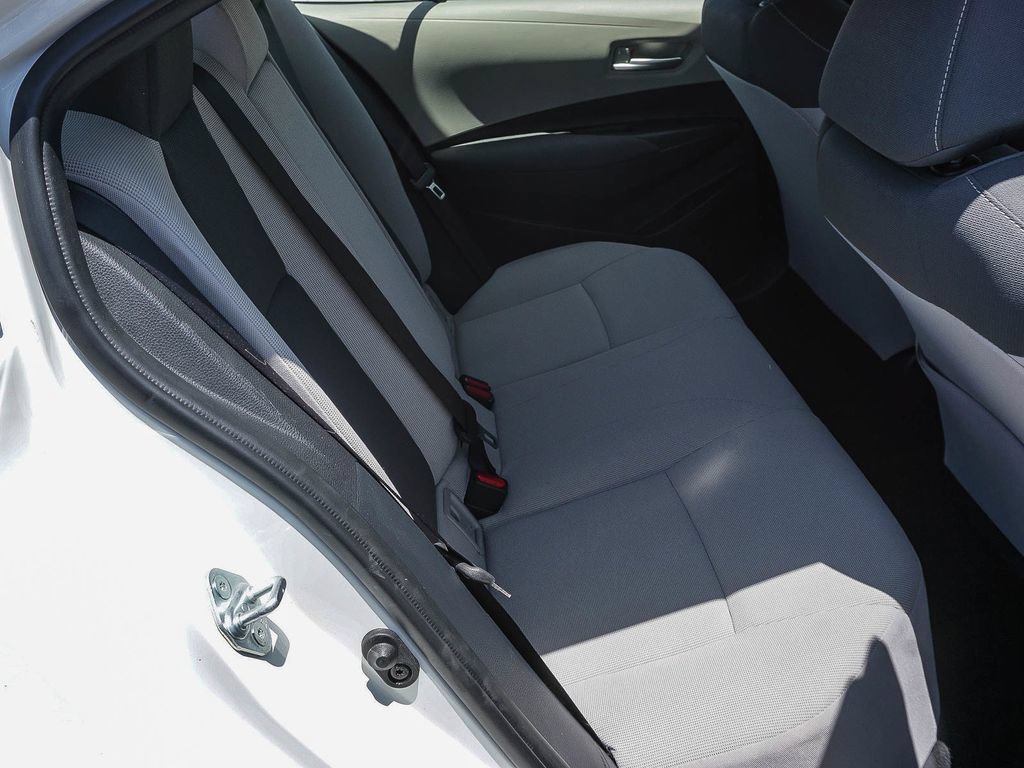 Used 2021 Toyota Corolla LE w/ Carpet Mat Package (TMS) FWD image 13