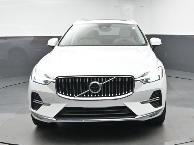 Used 2023 Volvo XC60 B5 Plus w/ Protection Package Premier FWD image 2