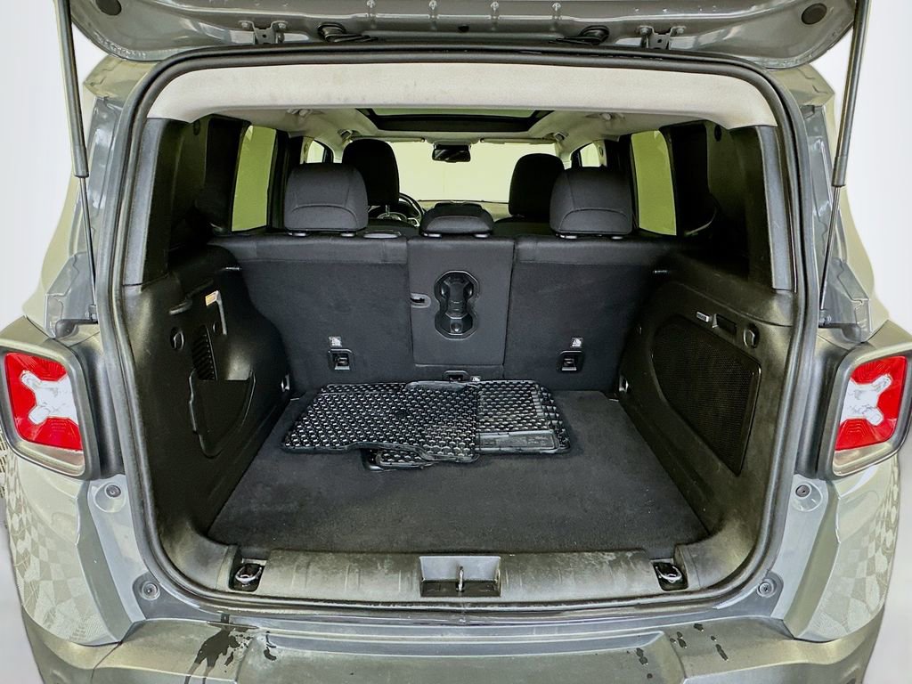 Used 2021 Jeep Renegade Trailhawk w/ Sun & Sound Group AWD/4WD image 26