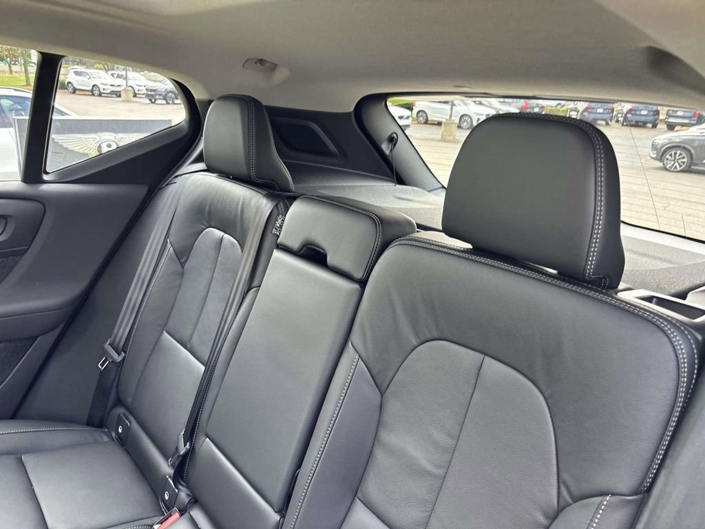 New 2026 Volvo XC40 B5 Ultra w/ Protection Package Premier image 26