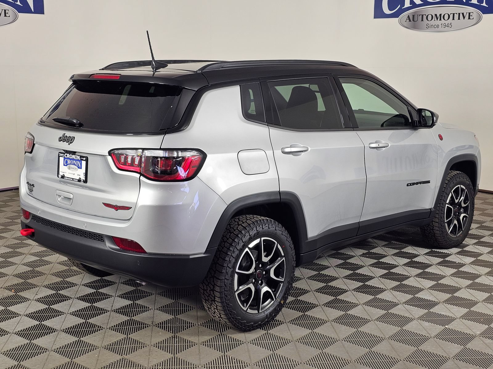 New 2026 Jeep Compass Trailhawk w/ Sun, Sound & Navigation Group AWD/4WD image 30