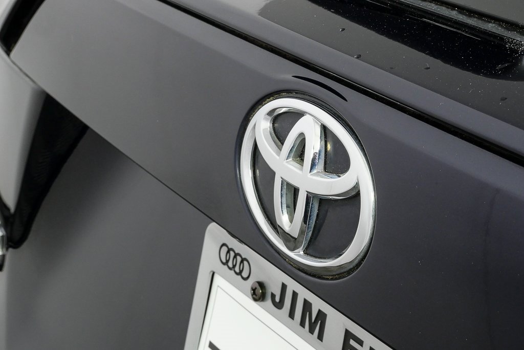 Used 2021 Toyota RAV4 XLE w/ Convenience Package image 35