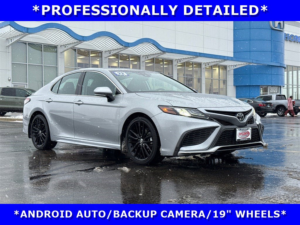 Used 2022 Toyota Camry XSE image 2