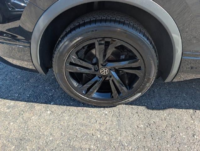 Used 2023 Volkswagen Tiguan SE R-Line AWD/4WD image 12