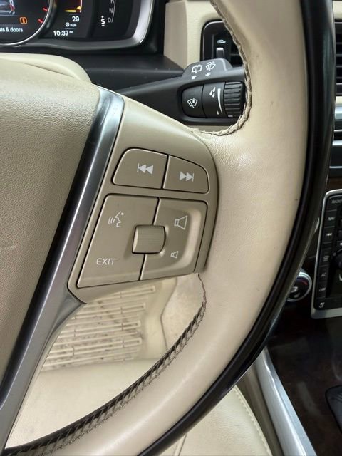 Used 2016 Volvo XC70 T5 Premier w/ Proximity Package image 22