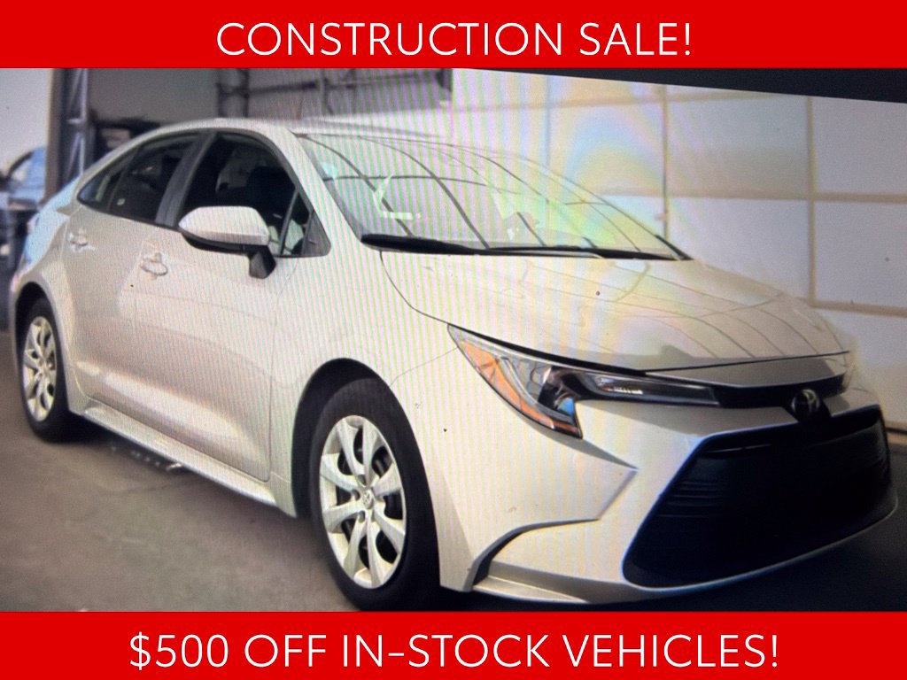 Used 2025 Toyota Corolla LE FWD image 3