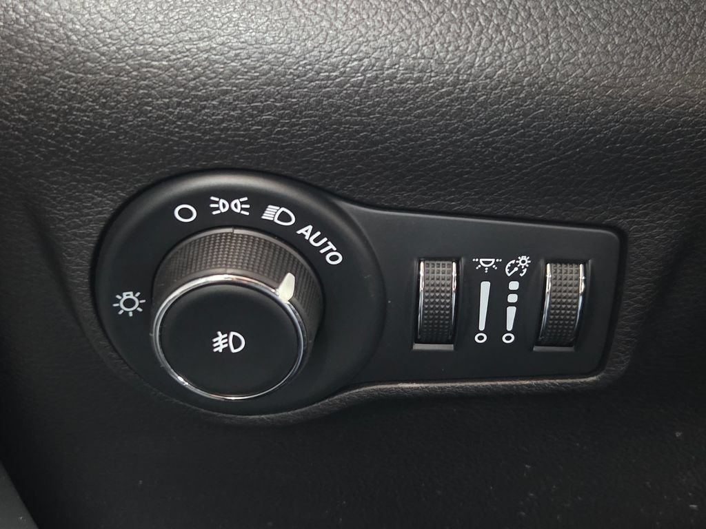 Certified 2023 Jeep Compass Limited AWD/4WD image 13