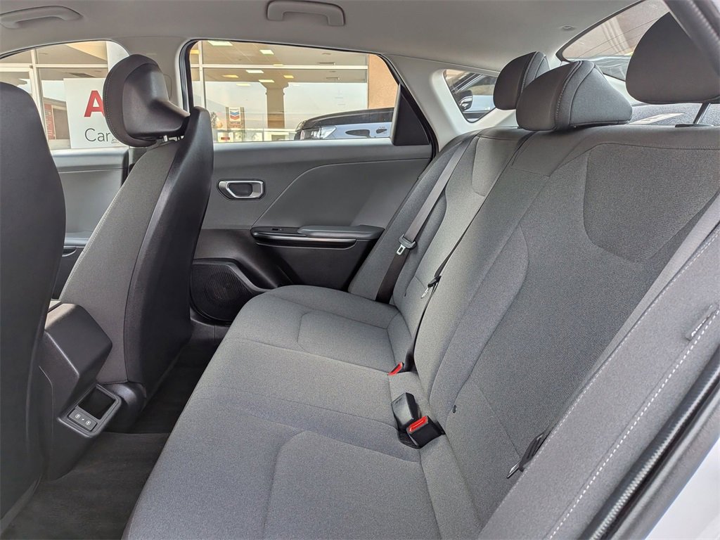 Used 2025 Kia K4 LXS image 26