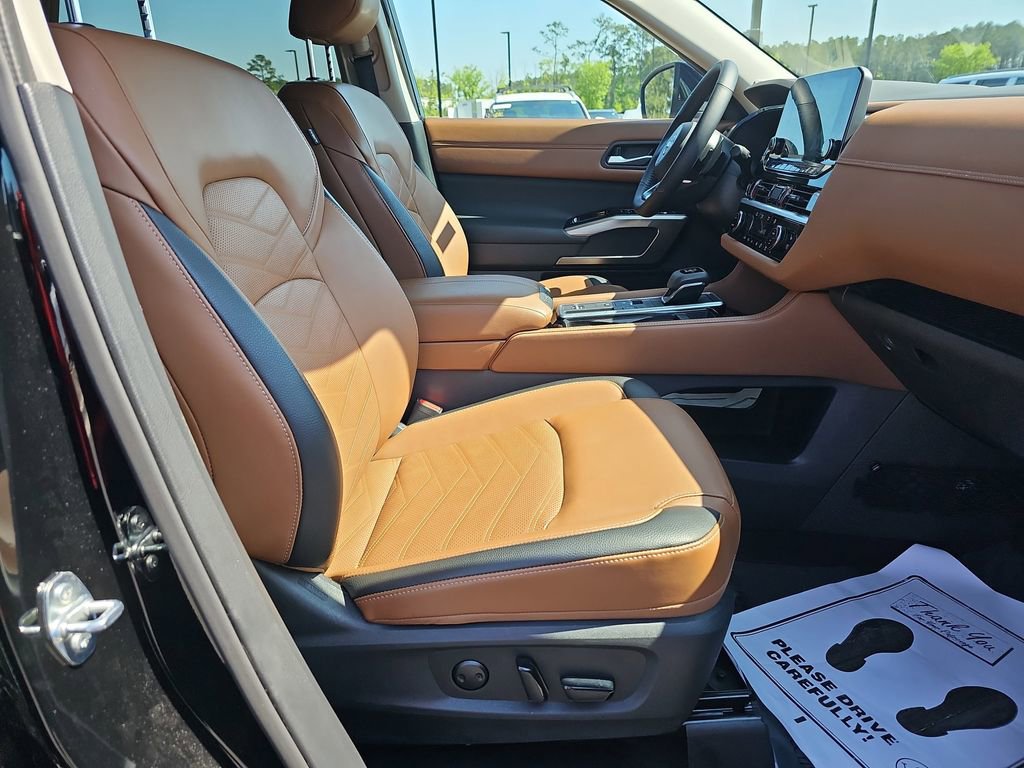 Used 2024 Nissan Pathfinder Platinum w/ Cargo Package FWD image 14