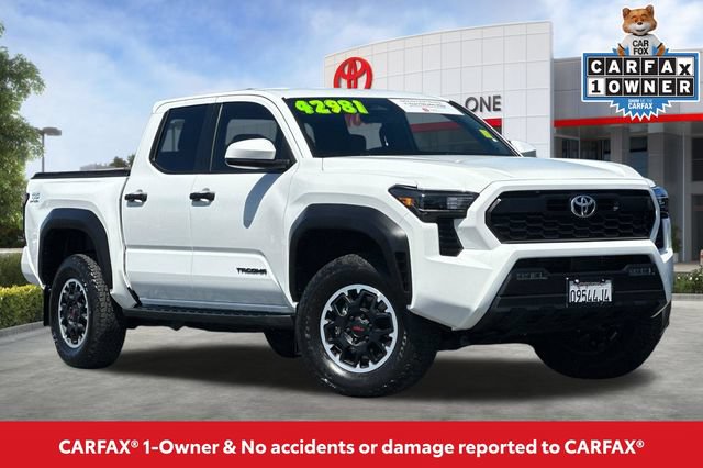 Certified 2025 Toyota Tacoma TRD Off-Road AWD/4WD image 2