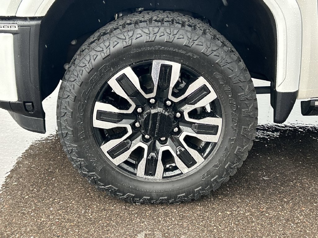 Used 2025 GMC Sierra 3500 Denali Ultimate AWD/4WD image 33