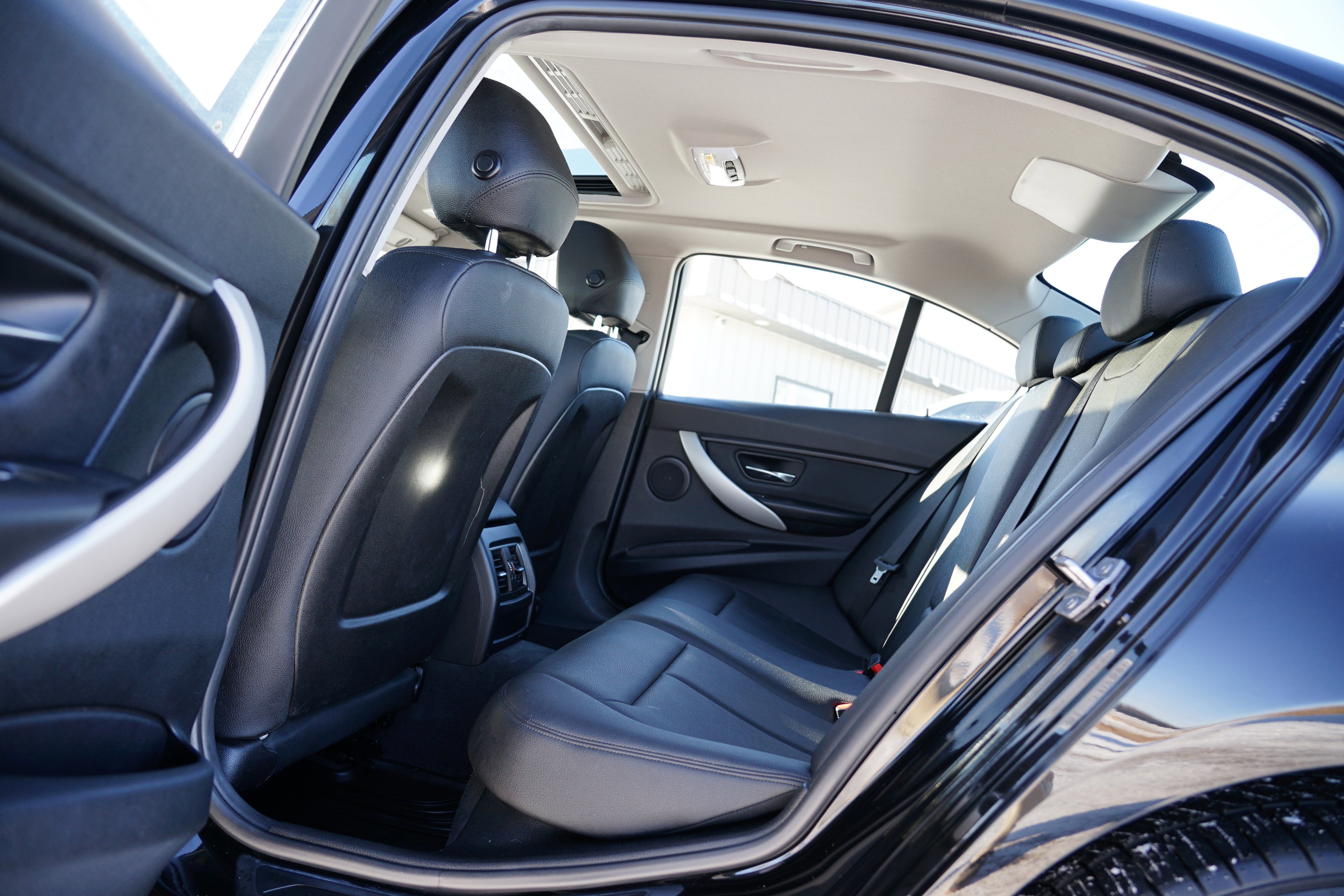 Used 2016 BMW 320i xDrive Sedan image 18