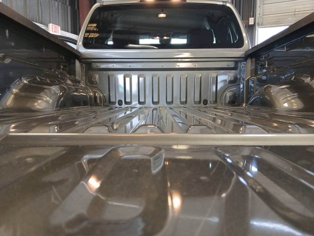 Used 2024 Nissan Frontier SV w/ Technology Package RWD image 16