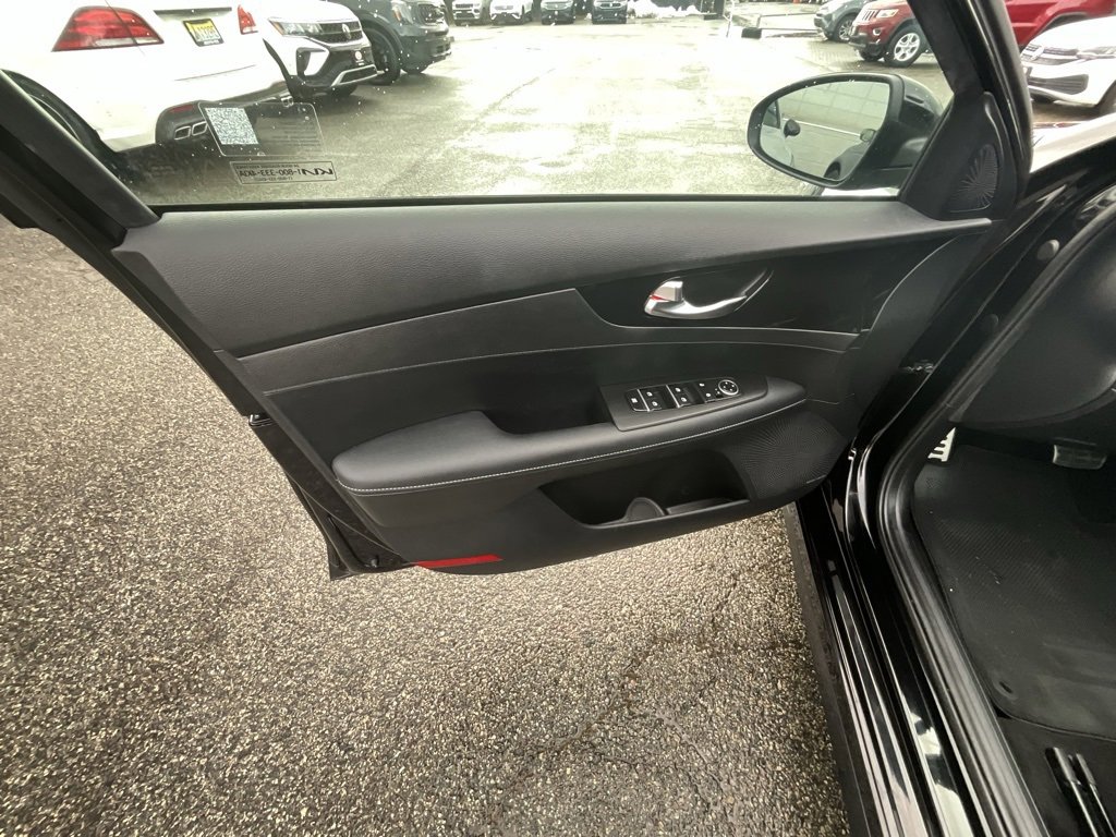 Used 2022 Kia Forte GT-Line w/ GT-Line Premium Package image 6