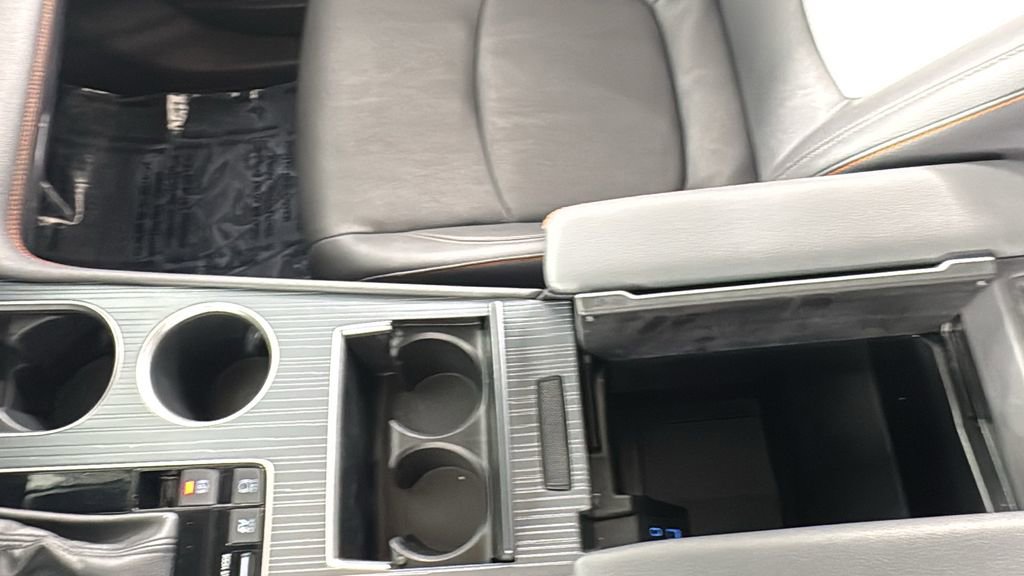 Used 2023 Toyota Sienna XSE image 36