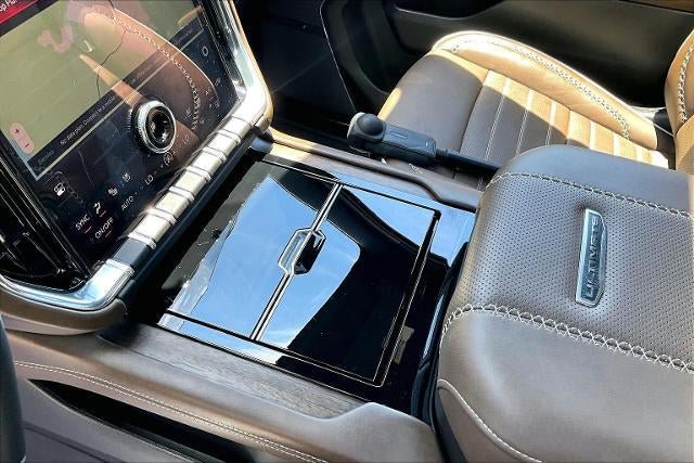 Used 2025 GMC Yukon Denali Ultimate w/ LPO, Floor Liner Package AWD/4WD image 18