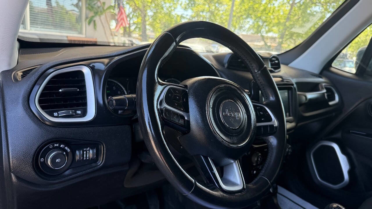 Used 2018 Jeep Renegade Latitude image 23