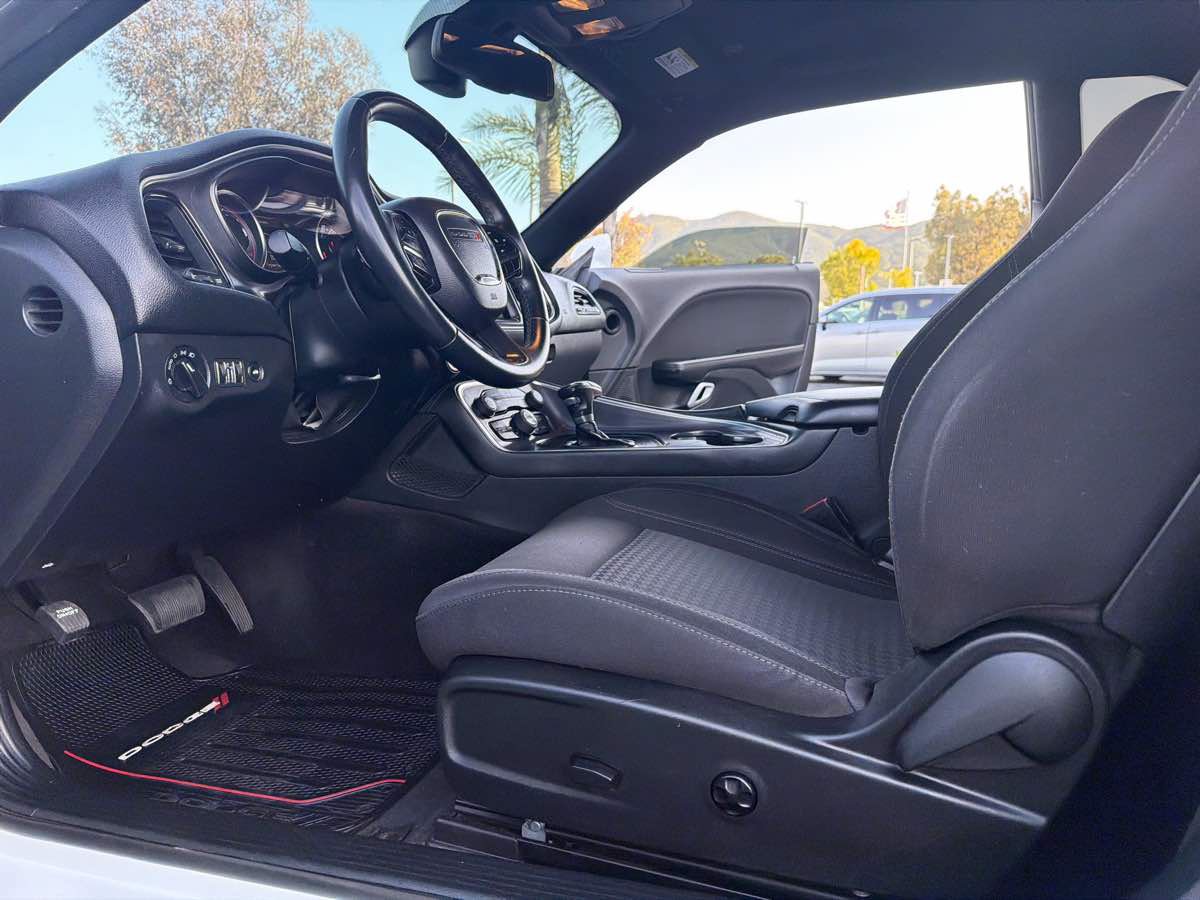 Used 2018 Dodge Challenger SXT RWD image 3