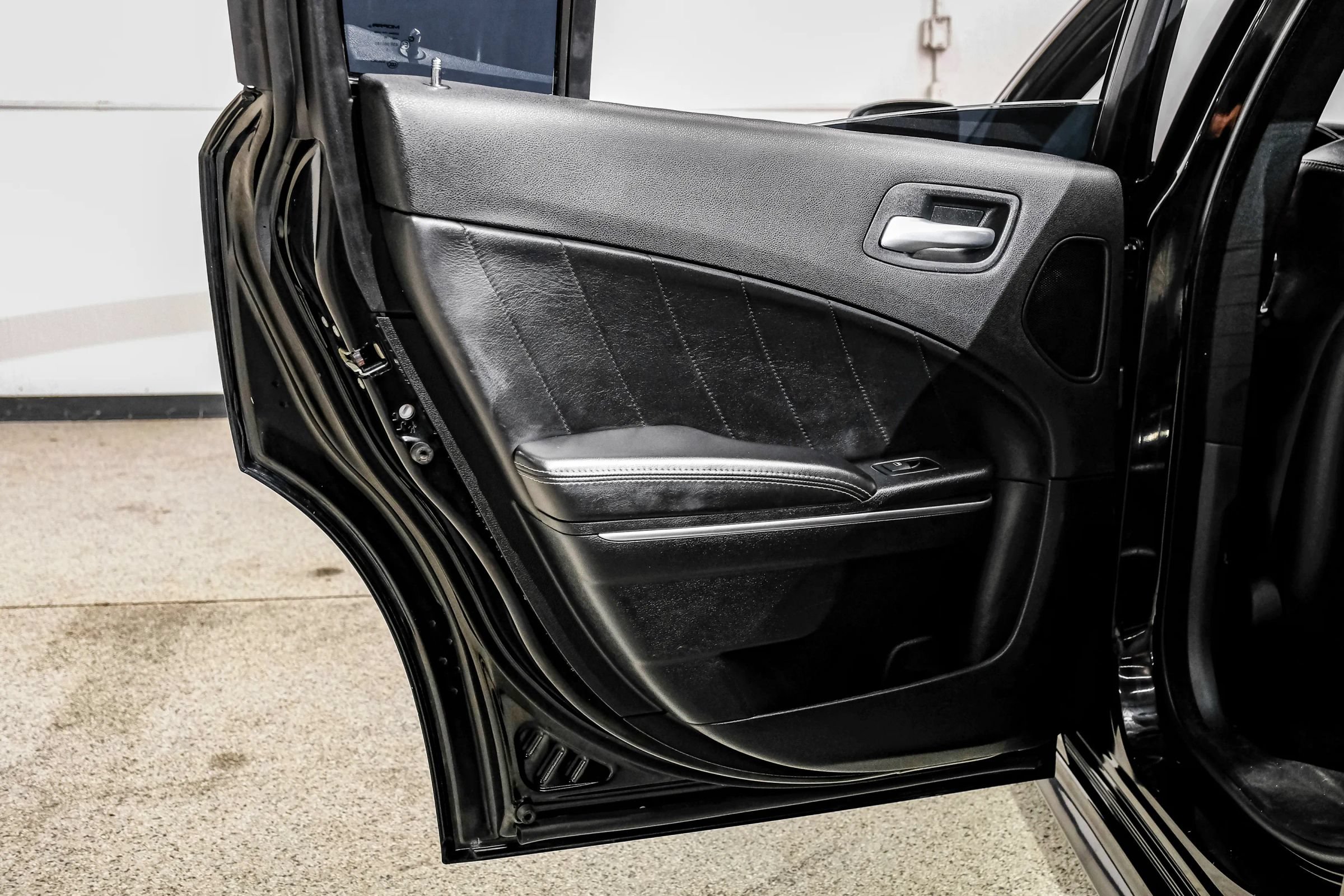 Used 2016 Dodge Charger SRT w/ Harman/Kardon Audio Group RWD image 54