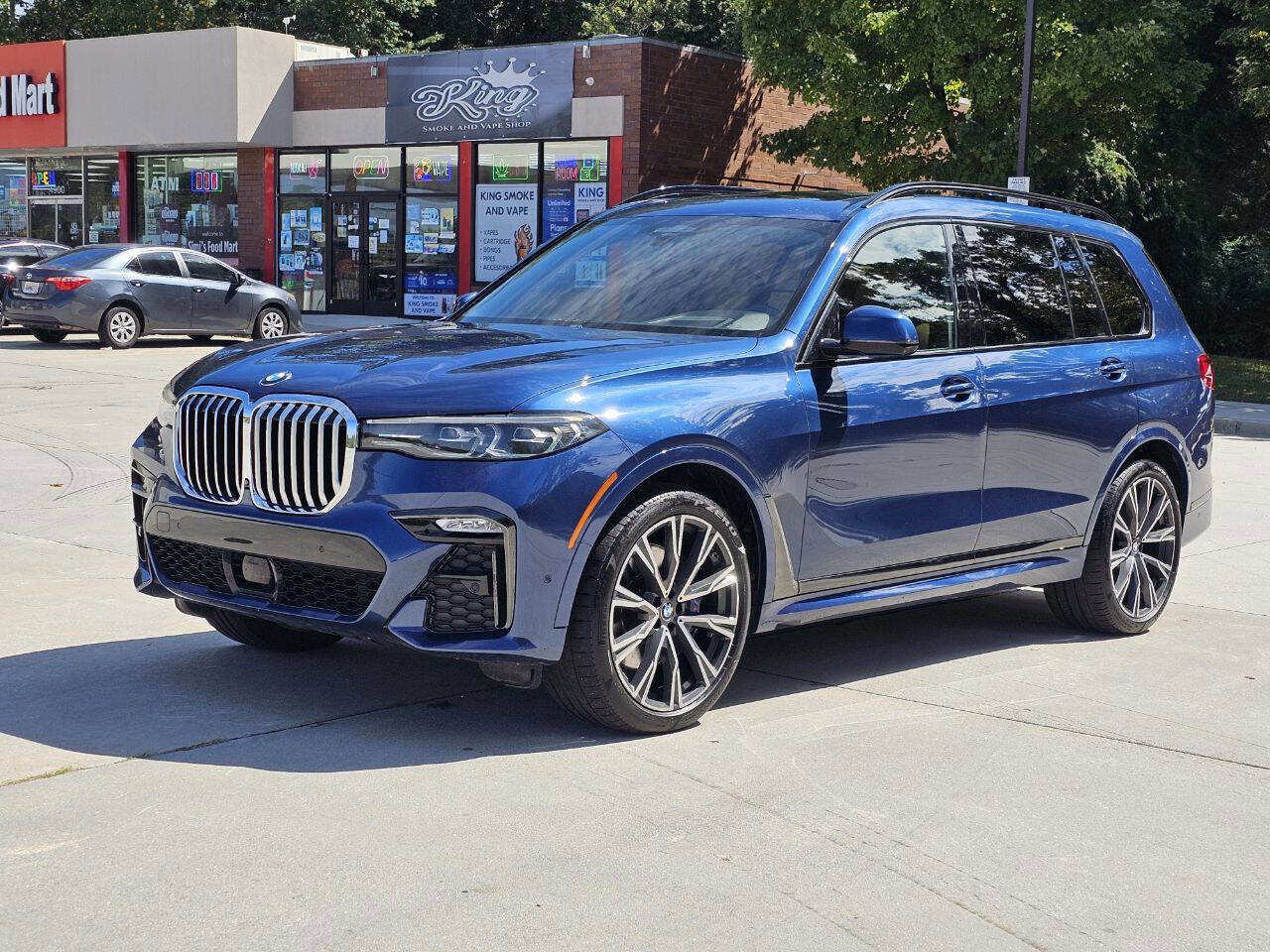 Used 2019 BMW X7 xDrive50i w/ M Sport Package AWD/4WD image 1