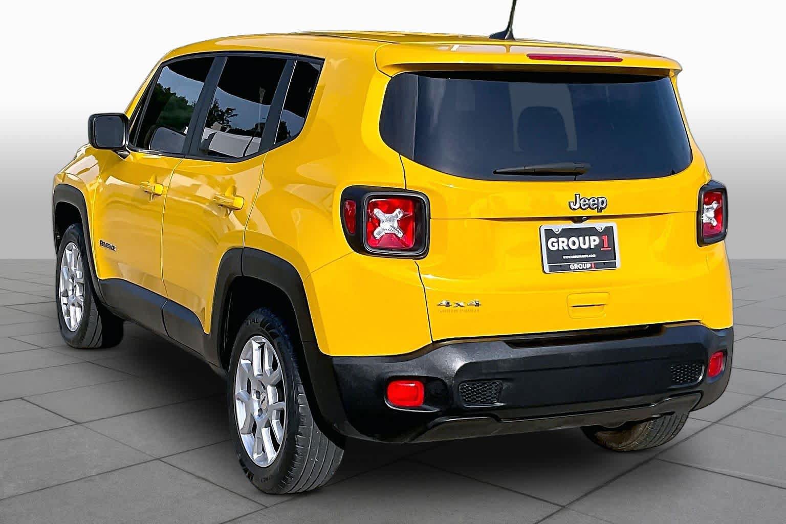 Used 2023 Jeep Renegade Latitude AWD/4WD image 12
