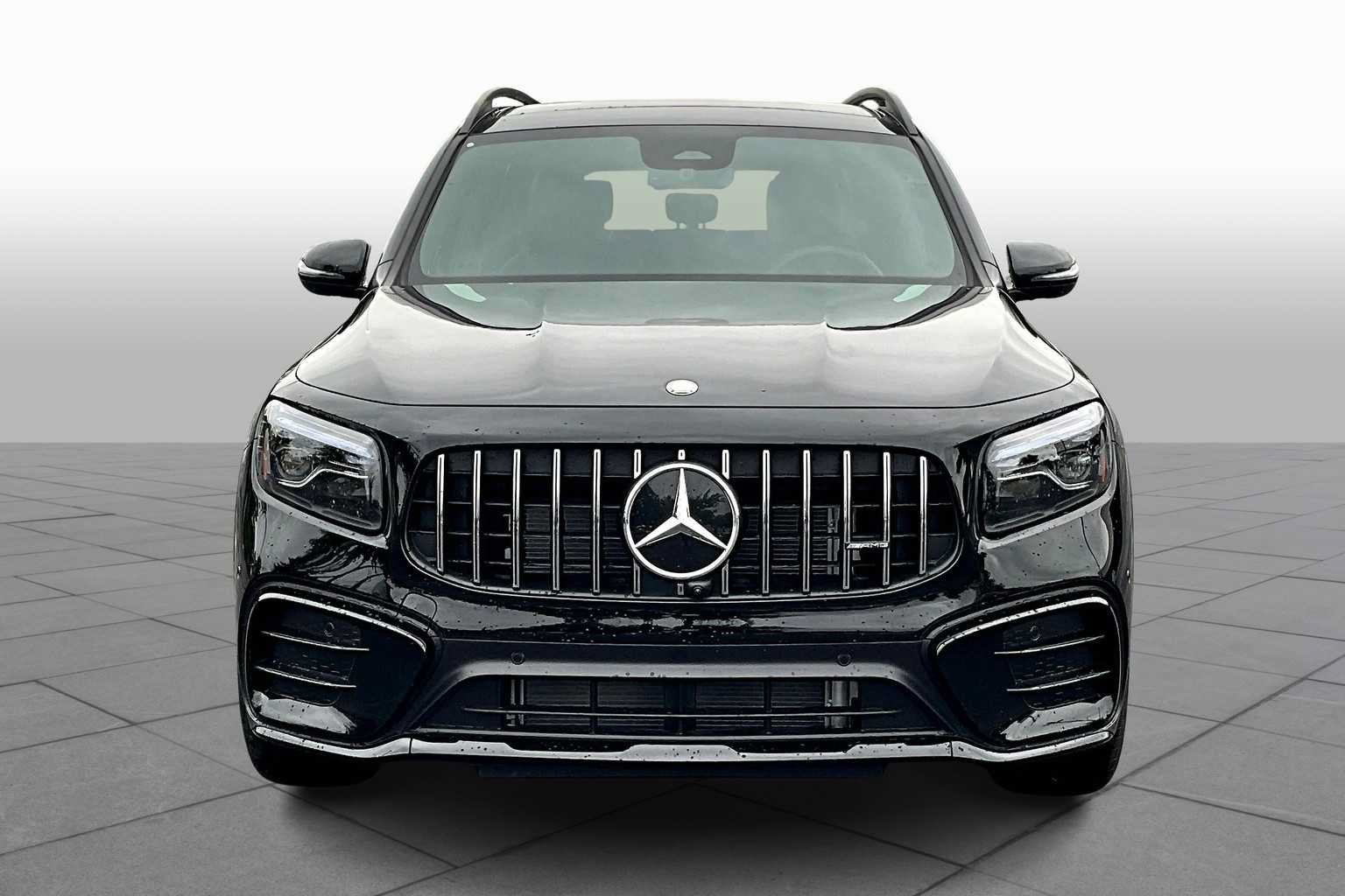 Used 2025 Mercedes-Benz GLB 35 AMG 4MATIC image 3