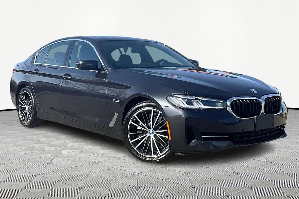 Used 2023 BMW 530e xDrive 530e iPerformance w/ Premium Package image 12