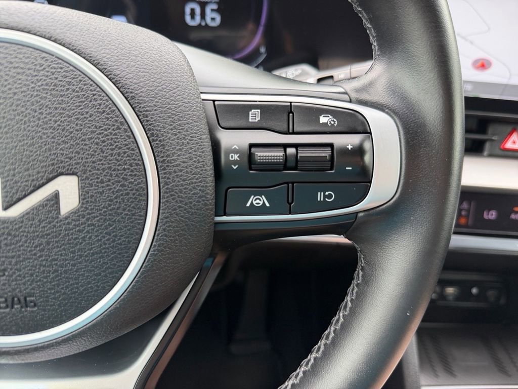 Used 2023 Kia Sportage EX FWD image 23