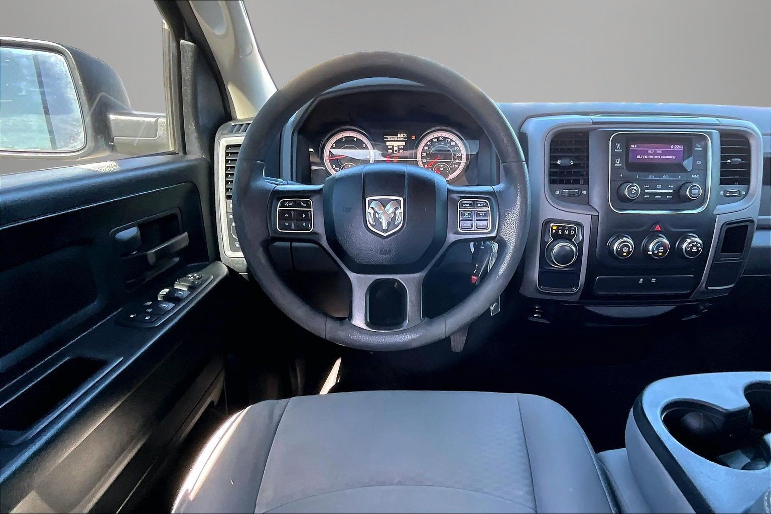 Used 2018 RAM 1500 Express RWD image 9