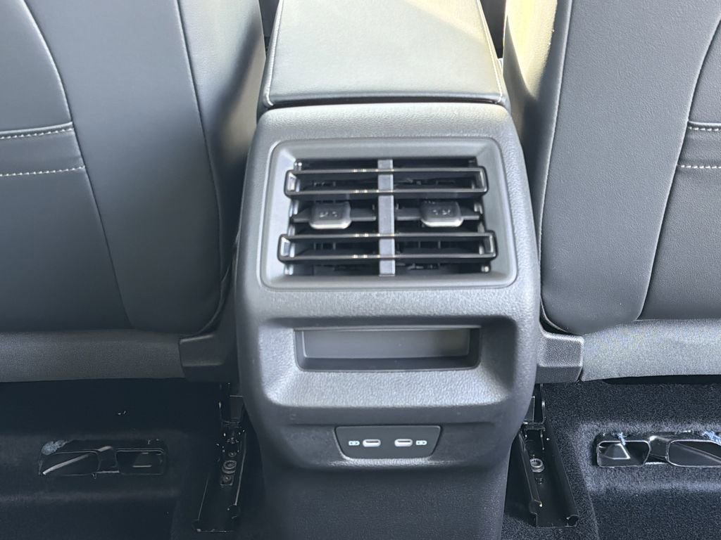 New 2026 Volkswagen Tiguan SE image 23