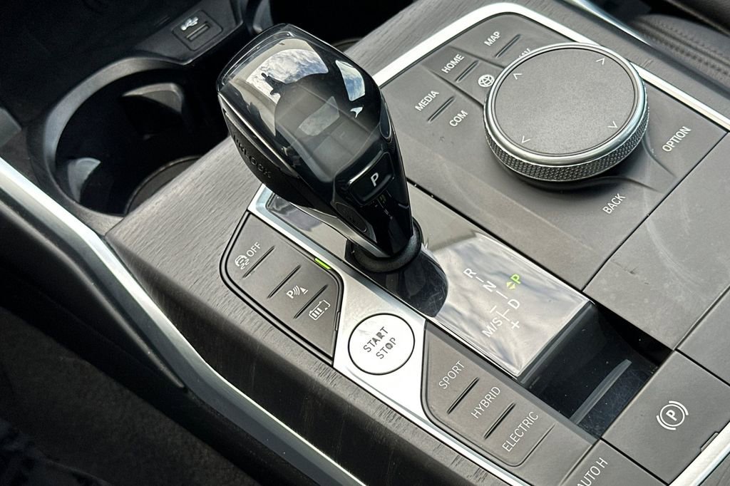 Used 2021 BMW 330e w/ Convenience Package image 23