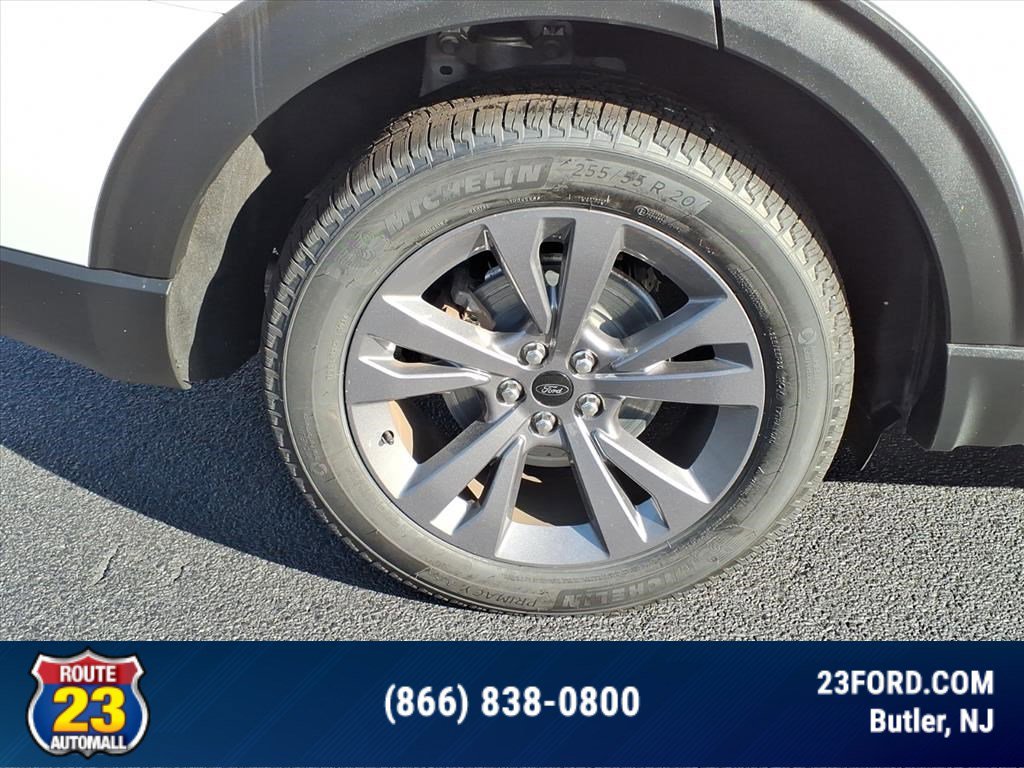 Certified 2022 Ford Explorer XLT w/ Equipment Group 202A image 8