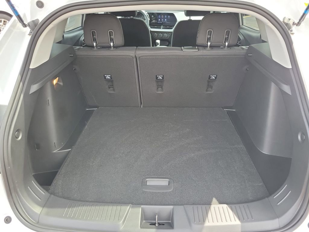 Certified 2024 Chevrolet Trax LS w/ LS Convenience Package FWD image 10