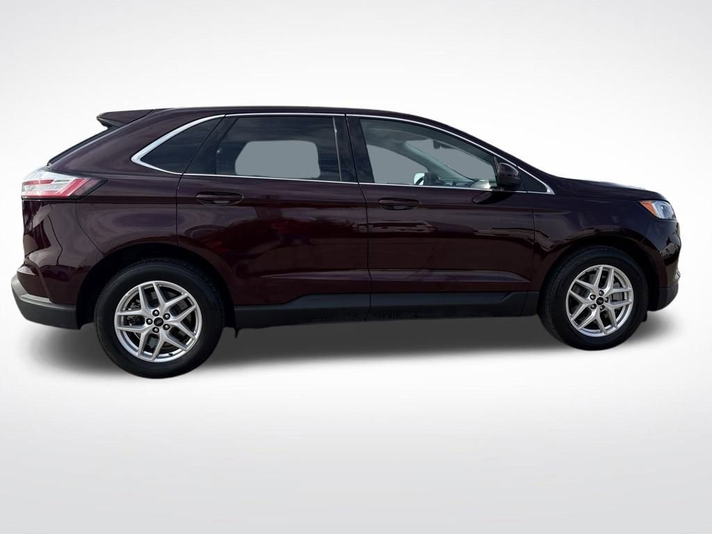 Used 2024 Ford Edge SEL image 9