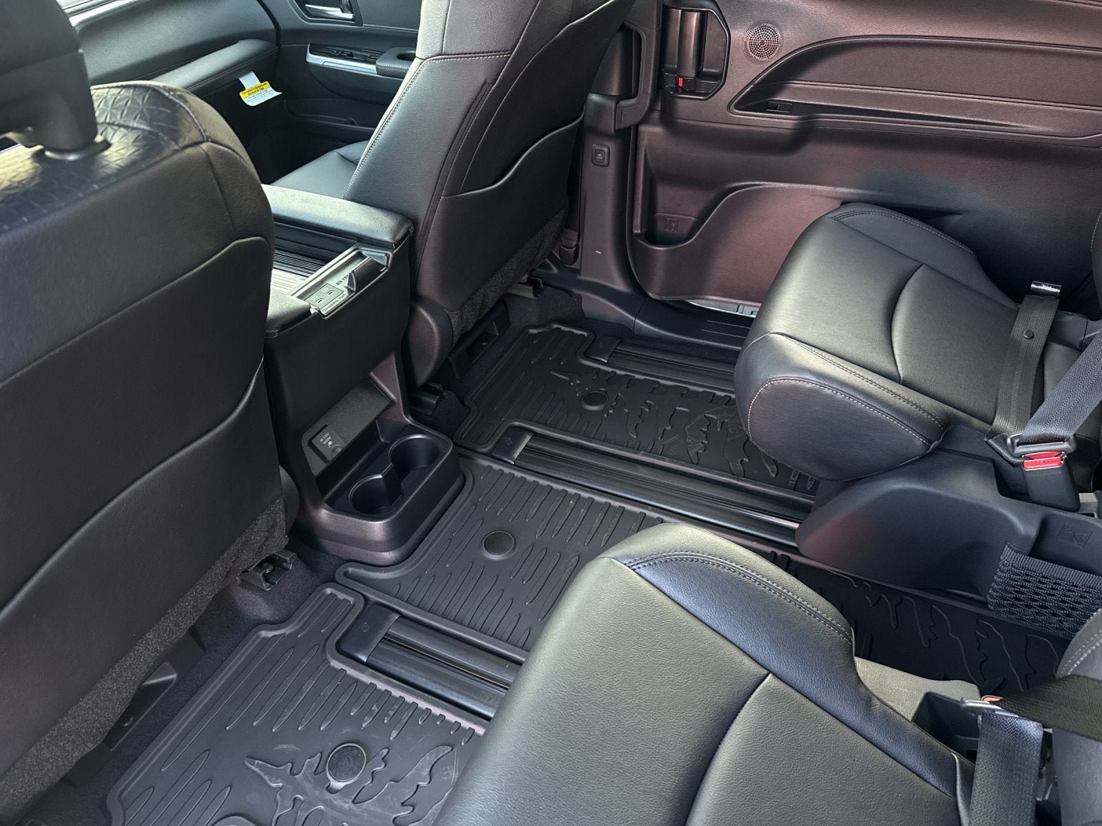 New 2026 Toyota Sienna XLE Woodland Edition AWD/4WD image 11
