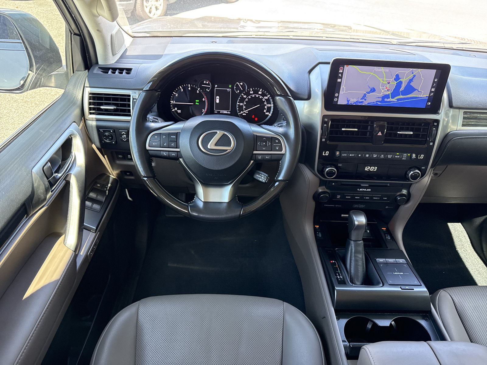 Used 2023 Lexus GX 460 Premium w/ Accessory Package AWD/4WD image 16