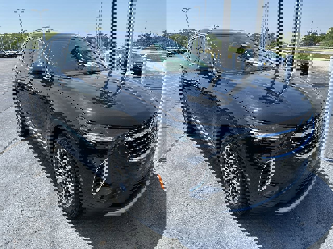 Certified 2022 Buick Envision Essence w/ Technology Package I image 1