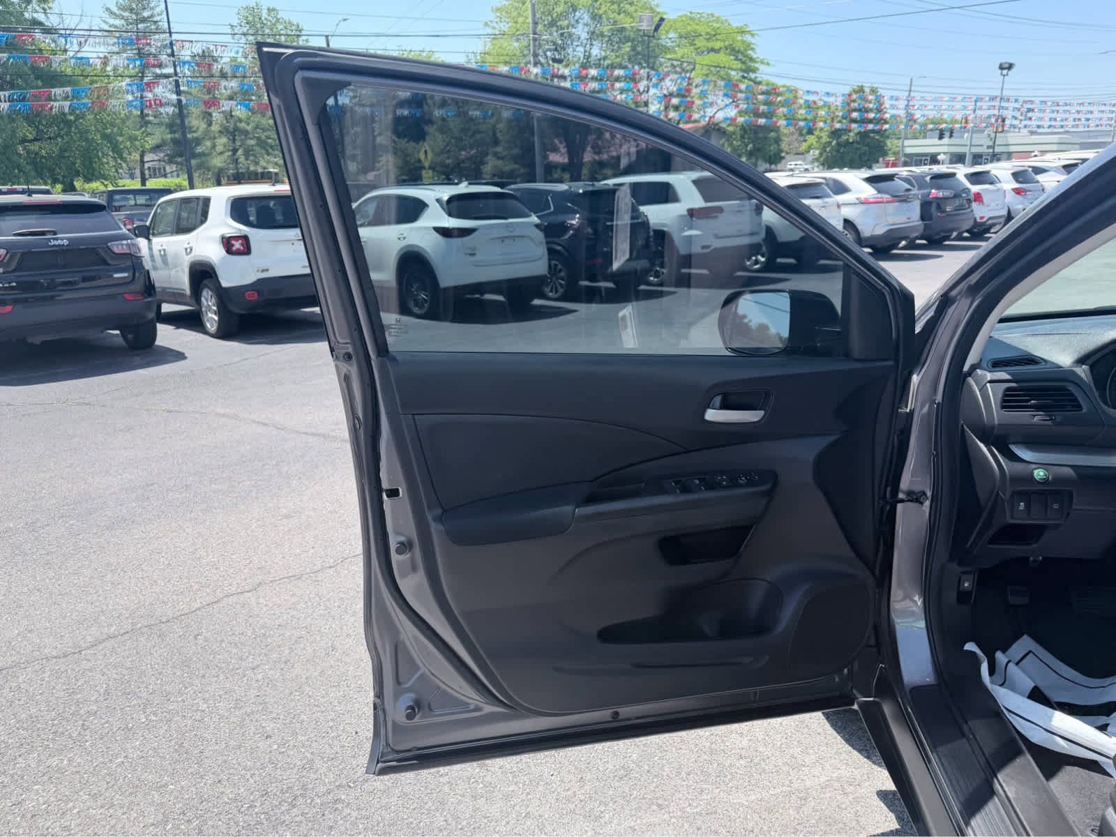 Used 2015 Honda CR-V LX image 16