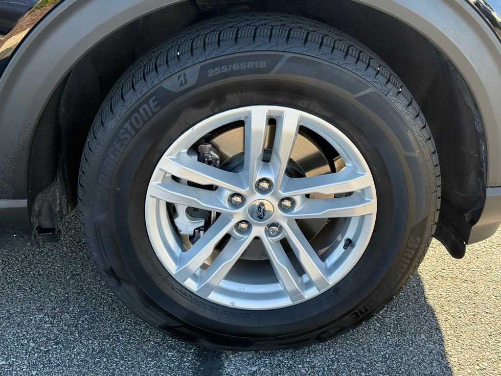 Certified 2021 Ford Explorer XLT w/ Equipment Group 202A image 8