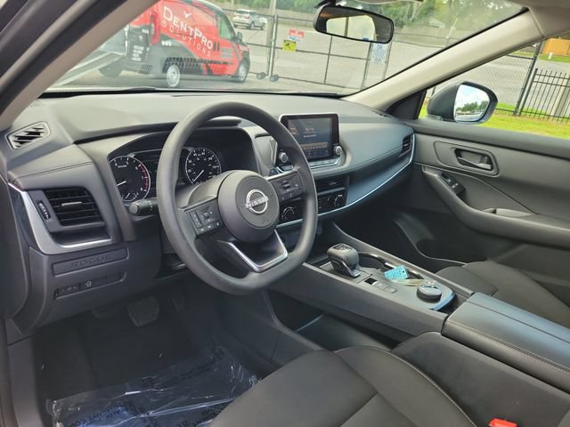 Used 2024 Nissan Rogue S AWD/4WD image 16