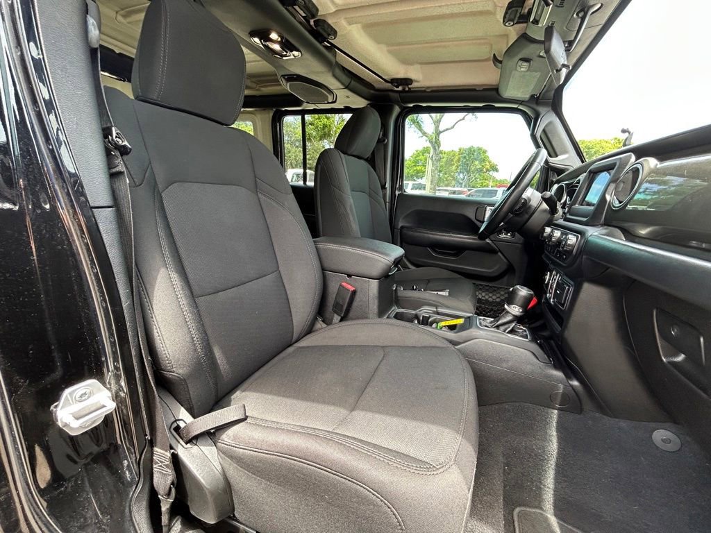 Used 2019 Jeep Wrangler Unlimited Sahara AWD/4WD image 24