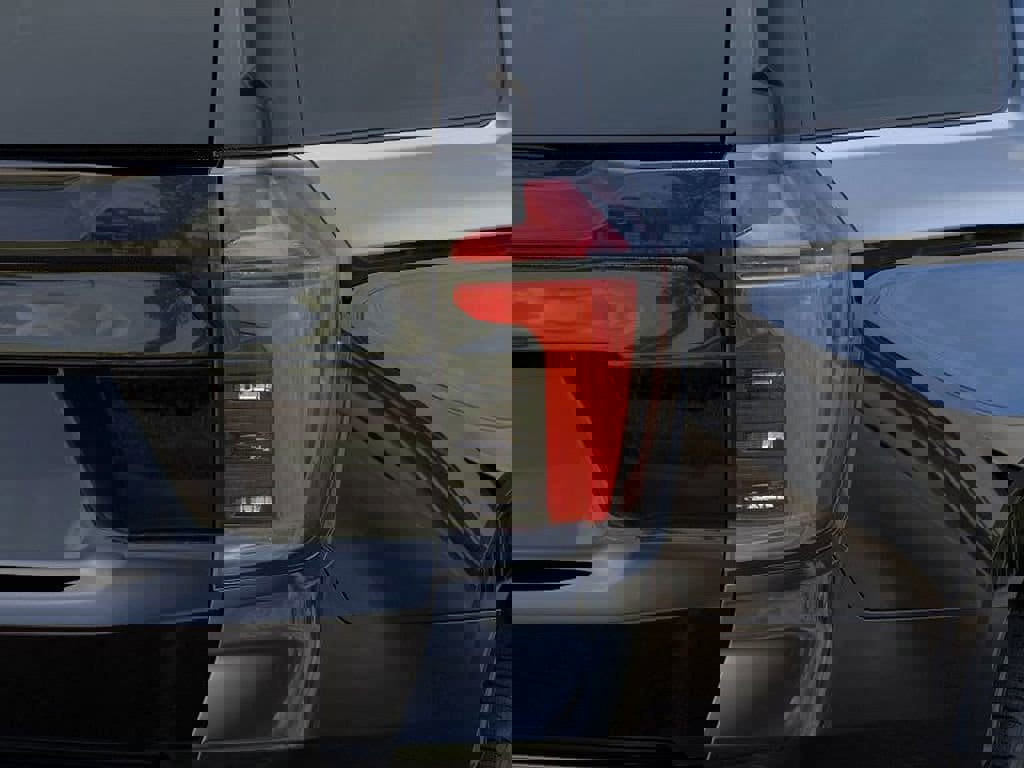 New 2026 Chevrolet Suburban LS image 11