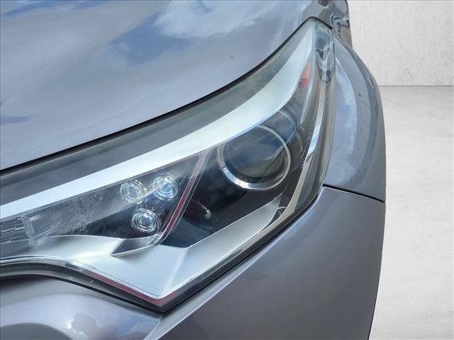 Used 2018 Toyota C-HR XLE FWD image 9