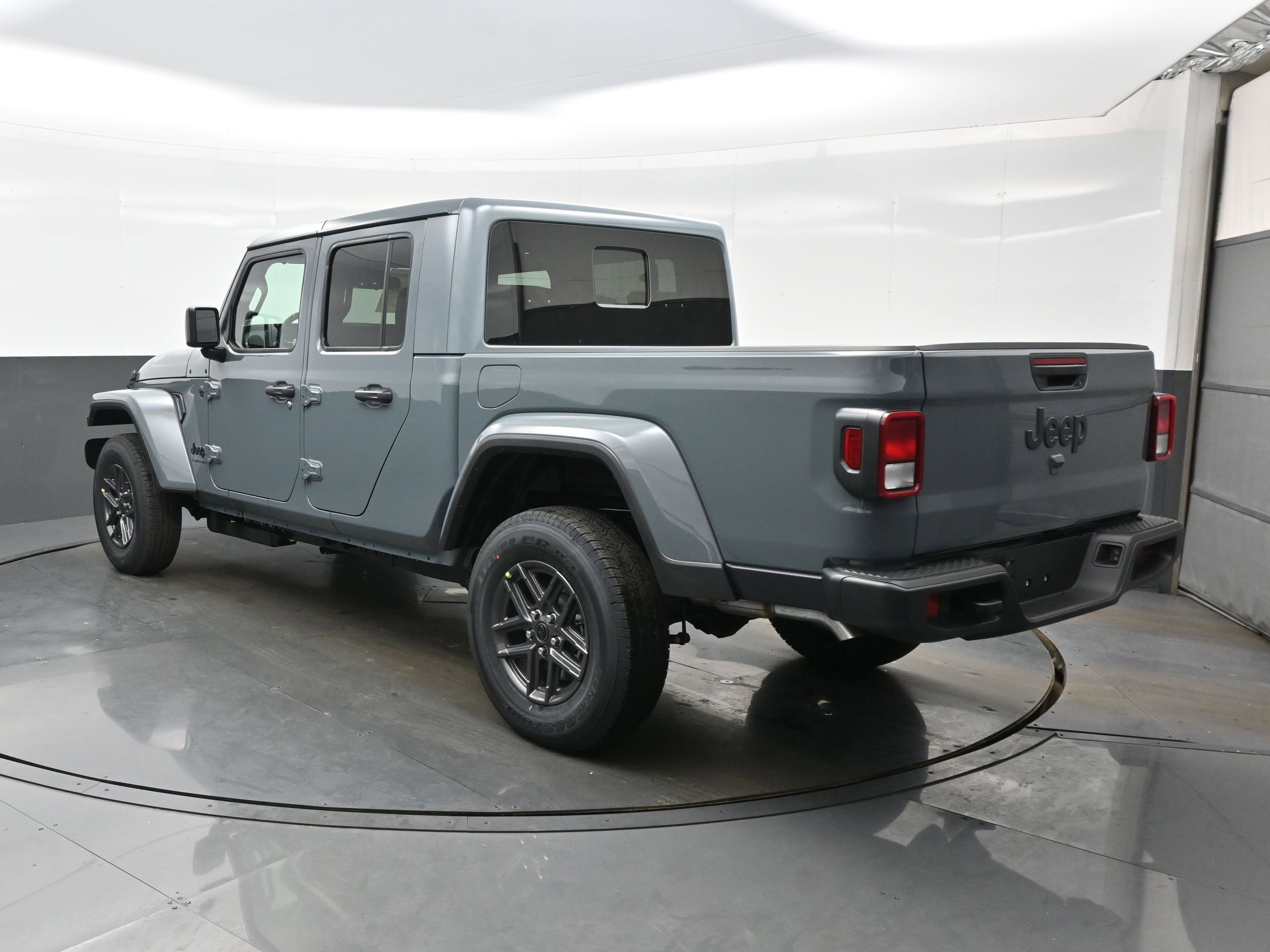 New 2026 Jeep Gladiator Sport image 4