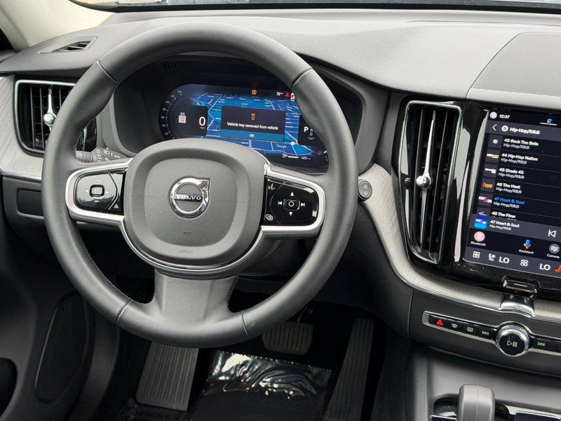 Certified 2025 Volvo XC60 B5 Plus AWD/4WD image 13