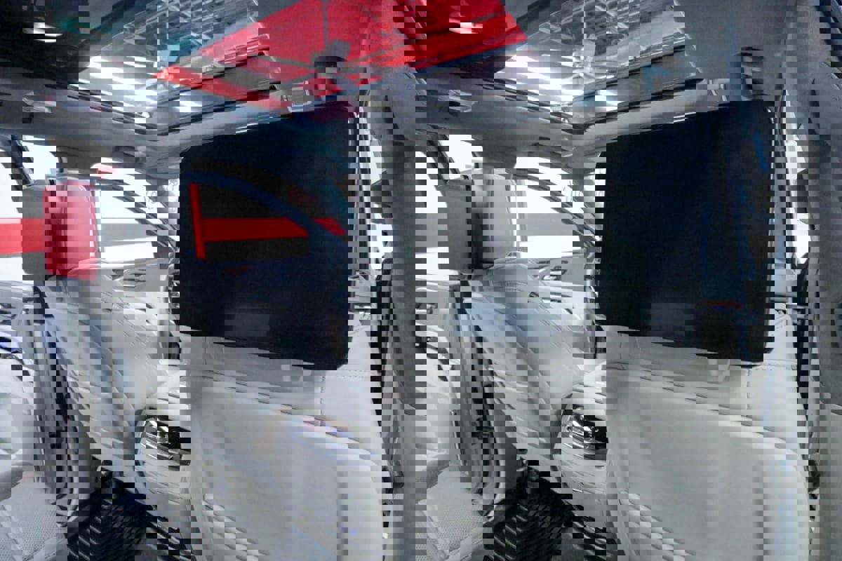 Used 2024 Cadillac Escalade ESV Sport Platinum w/ LPO, ONYX Package image 35