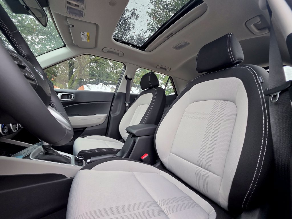 New 2026 Hyundai Venue SEL FWD image 35